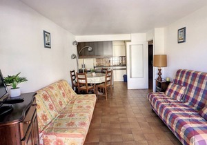 T2 apartment in residence with swimming pool