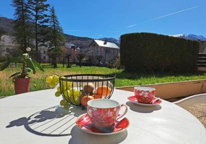 T2 Centre Barcelonnette avec Garage, Terrasse et Parc Privé - FR-1-165A-101