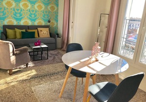 T2 charm ****, sea view, hyper center, 5 mins walk to Palais Festival / Croisette