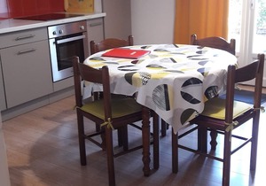 T2 garden level in villa. Swimming pool. 500 m. from the sea. 30 mins walk from SANARY