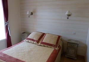 T3 - Ground floor of a charming house, quiet in the countryside, 3km from the beaches.