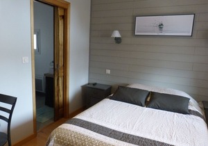 T3 - Ground floor of a charming house, quiet in the countryside, 3km from the beaches.