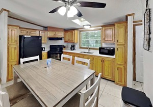Take a Break & Visit Put-in-Bay! 3 BR 2 BA Villa - Island Club - 8 ppl -IC102