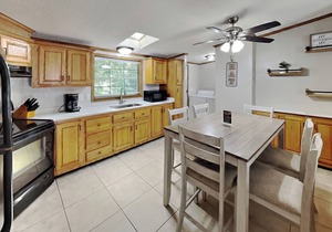 Take a Break & Visit Put-in-Bay! 3 BR 2 BA Villa - Island Club - 8 ppl -IC102
