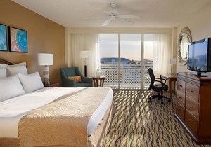 Take An Amazing Vacation! On-site Bar, Near Stuart Riverwalk!