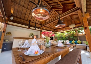 Tamantis 3, 3 Bedroom Villa Near to Finns Beach Club, Berawa