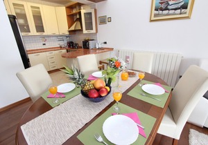 TANJA Three-Bedroom Apartment with Balcony