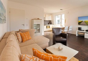 Tasteful Baltic Sea apartment close to the beach with large balcony & whirlpool bath