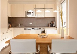 Tasteful Baltic Sea apartment close to the beach with large balcony & whirlpool bath
