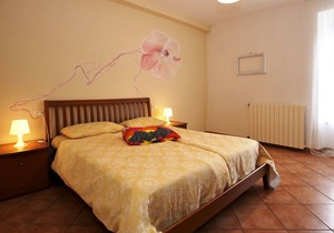 Tastefully furnished 2-room apartment with sea garden and beach