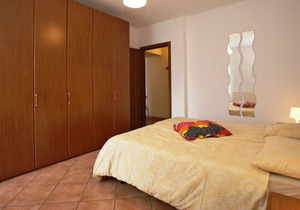 Tastefully furnished 2-room apartment with sea garden and beach