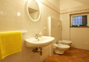 Tastefully furnished 2-room apartment with sea garden and beach