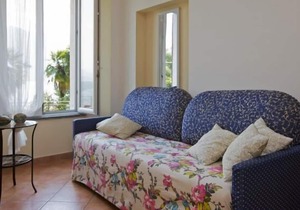 Tastefully furnished 1-room apartment with sea garden and beach