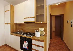Tastefully furnished 2-room apartment with sea garden and beach