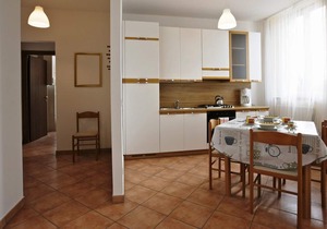 Tastefully furnished 2-room apartment with sea garden and beach