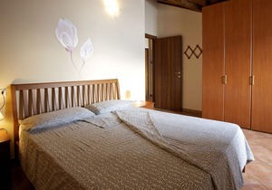 Tastefully furnished 3-room apartment with sea garden and beach