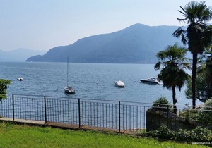 Tastefully furnished 2-room apartment with sea garden and beach