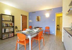 Tastefully furnished apartment in a small residence in a sunny location