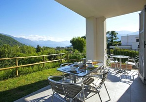 Tastefully furnished apartment in a small residence in a sunny location