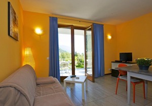Tastefully furnished apartment in a small residence in a sunny location