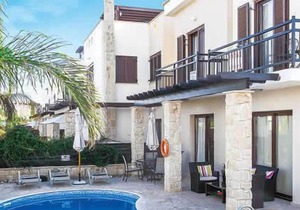 Tastefully furnished villa, great sea views