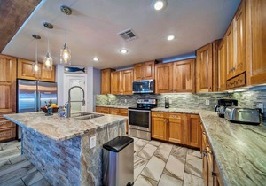 Tempe Temptation: Luxury Home w/Jacuzzi