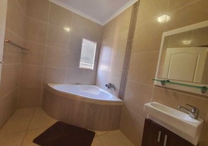 Tenacity Mafikeng Guesthouse - 4 in Mahikeng