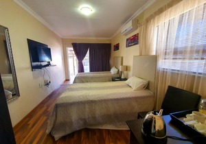 Tenacity Mafikeng Guesthouse - 4