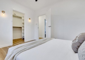 Tennyson Beachfront Unit 4