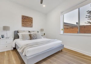 Tennyson Beachfront Unit 4