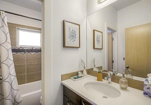 Tennyson St. Luxury Walk Everywhere Sleeps 8!