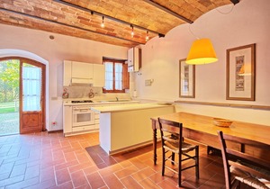 Tenuta 2 - Apartment with swimming pool
