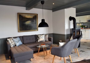 Thatched roof, fence, WLAN, sauna, fireplace, six persons