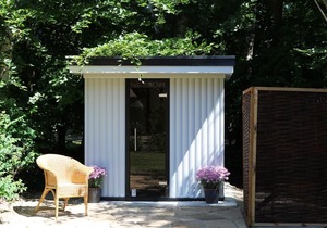 Thatched roof house with proximity to the Baltic Sea, outdoor sauna, playground & large garden