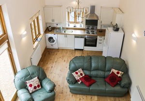 THE BARN AT PILLOCKS GREEN, family friendly in Little Stretton