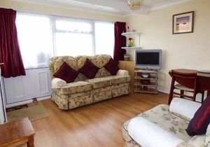 THE BEACH ROAD CHALET PARK, NO. 107, family friendly in Scratby