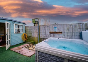 The Beauty Shed - Private hot tub