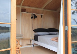 The Bird Hide - rustic luxury by the water