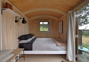 The Bird Hide - rustic luxury by the water