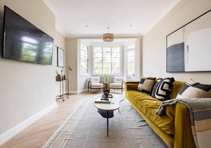The Blackheath Hideaway - Alluring 2BDR Flat with Balcony
