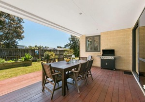 The Bowentown Bach - Waihi Beach Holiday Home