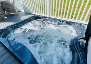 The Braunston Lodge with Hot Tub