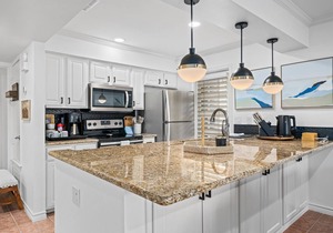 The BS Lake House | Pet Friendly, Overlooks Canal!