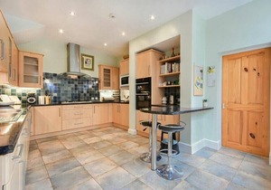 THE BURGAGE HOUSE, pet friendly, with a garden in Warkworth