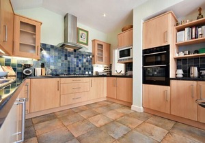 THE BURGAGE HOUSE, pet friendly, with a garden in Warkworth