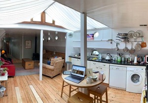 The Bush Houseboat - Kew Bridge Gardens, London