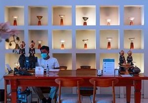 The Cakra Hotel