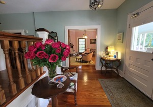 The Camellia Rose Inn- King Room Stardust