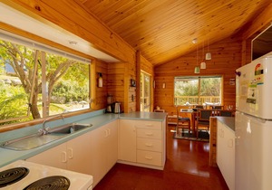 The Captain's Lookout - Onemana Holiday Home
