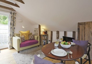 The Carter's Loft - One Bedroom House, Sleeps 2